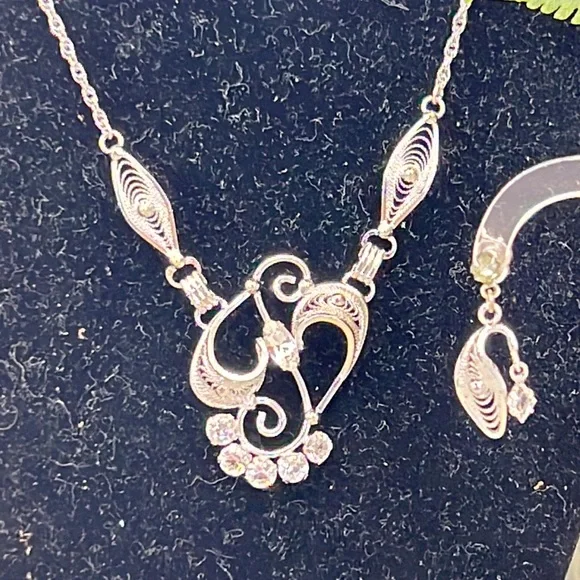 ⭐️Vintage AmLee Sterling Silver rhinestone filigree necklace & earrings set